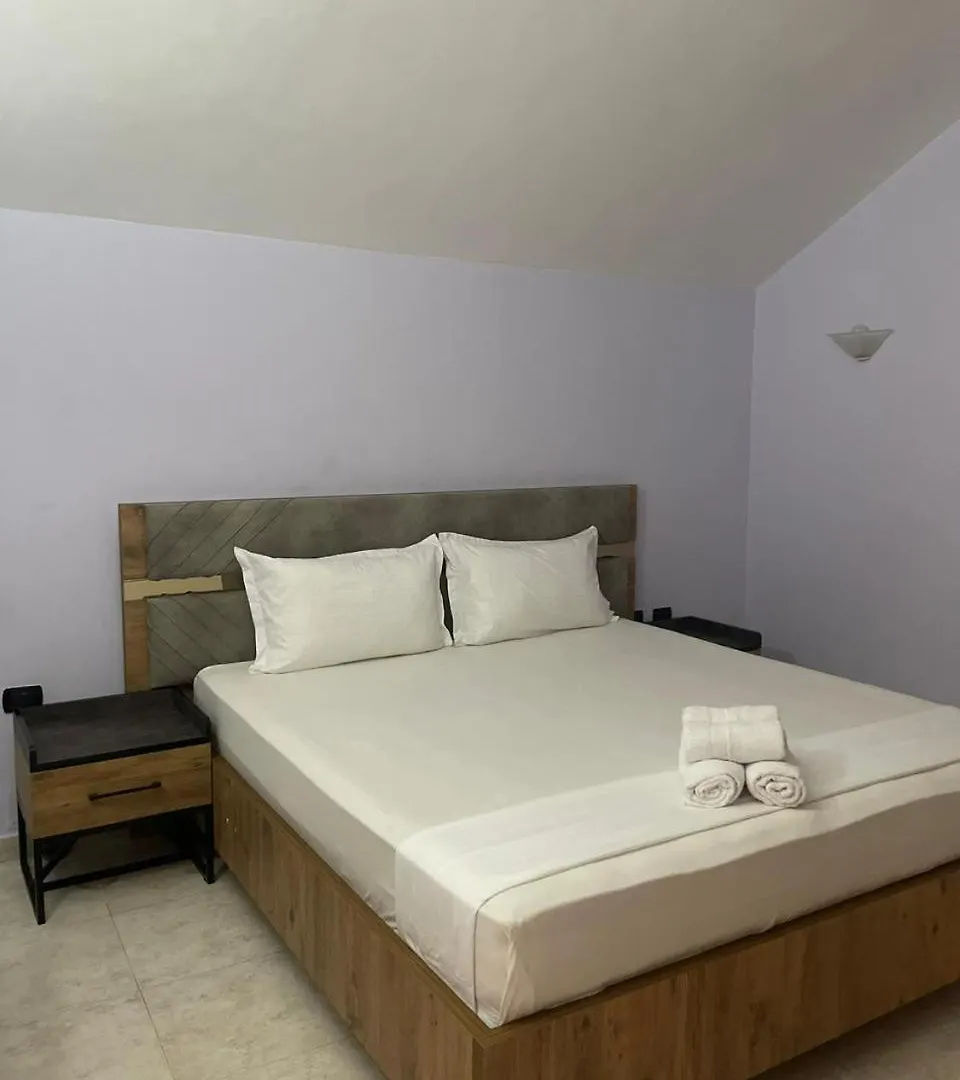 Villa Vlore Vini 0*,  Albanien